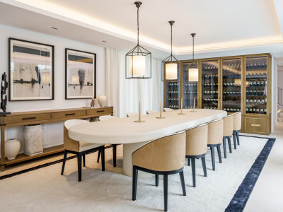 Villa for sale in Las Brisas, Nueva Andalucia