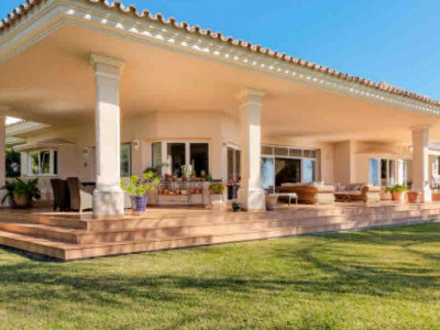Villa zum Verkauf in El Herrojo, Benahavis