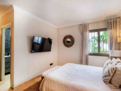 Apartamento Planta Baja en venta en Elviria Playa, Marbella Este
