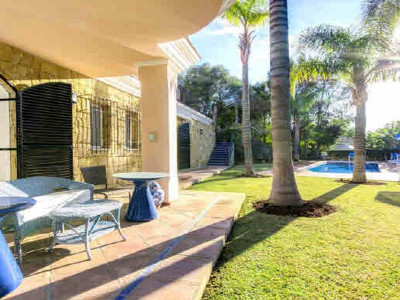 Villa à vendre à Rio Real Golf, Marbella Est