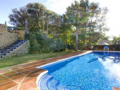 Villa à vendre à Rio Real Golf, Marbella Est