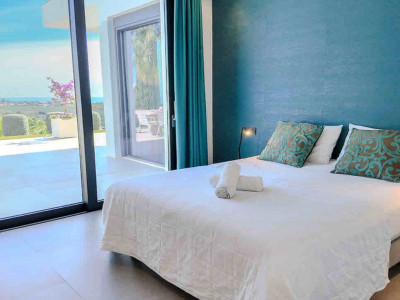 Villa for sale in Los Flamingos, Benahavis