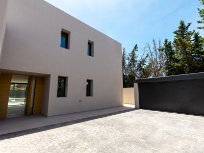 Villa zum Verkauf in Cortijo Blanco, San Pedro de Alcantara