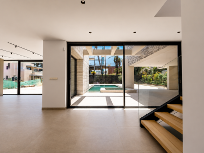 Villa zum Verkauf in Cortijo Blanco, San Pedro de Alcantara