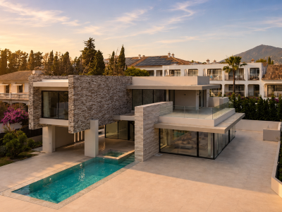 Villa zum Verkauf in Cortijo Blanco, San Pedro de Alcantara