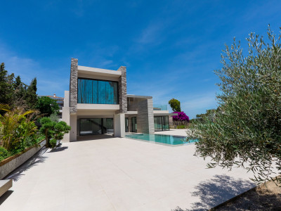 Villa zum Verkauf in Cortijo Blanco, San Pedro de Alcantara