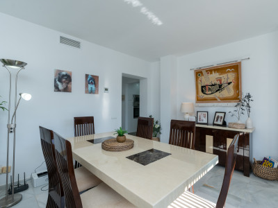 Penthouse for sale in Alcazaba Beach, Estepona