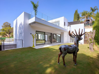 Villa for sale in Benahavis