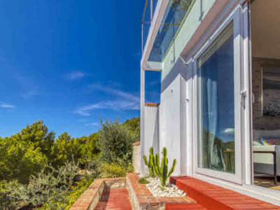 Villa for sale in Valtocado, Mijas