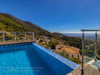 Villa for sale in Valtocado, Mijas