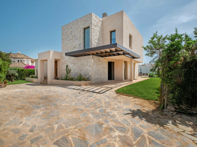 Villa for sale in Paraiso Alto, Benahavis