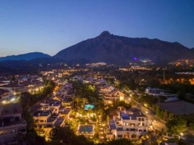 Duplex Penthouse for sale in Lomas del Rey, Marbella Golden Mile