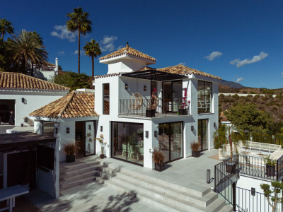 Villa for sale in Los Naranjos Hill Club, Nueva Andalucia