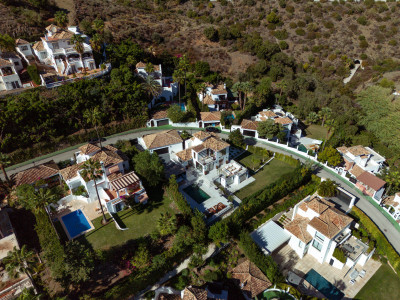 Villa for sale in Los Naranjos Hill Club, Nueva Andalucia