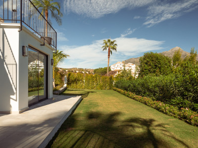 Villa for sale in Los Naranjos Hill Club, Nueva Andalucia