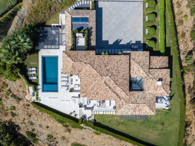 Villa for sale in El Madroñal, Benahavis