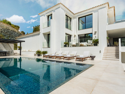 Villa for sale in El Madroñal, Benahavis