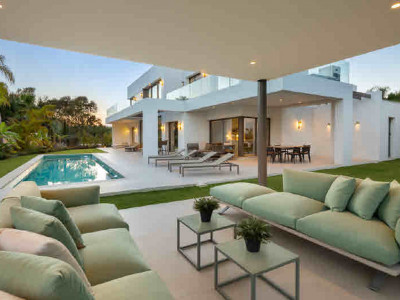 Villa for sale in La Carolina, Marbella Golden Mile