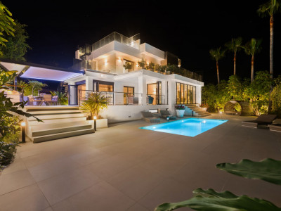 Villa for sale in El Rosario, Marbella East