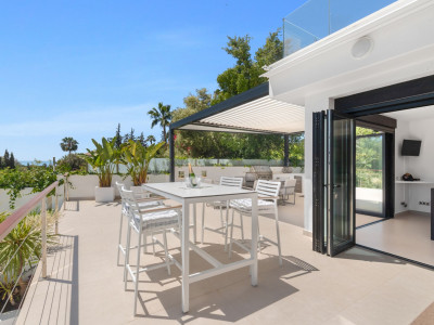 Villa for sale in El Rosario, Marbella East