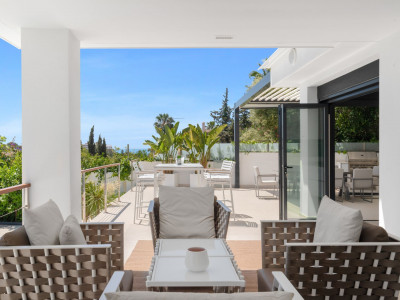 Villa for sale in El Rosario, Marbella East