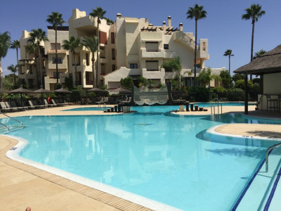 Apartamento en venta en El Velerin, Estepona