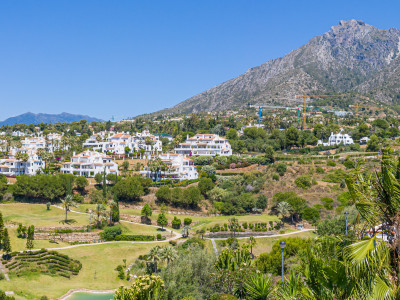 Villa for sale in Valdeolletas, Marbella