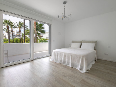 Town House for sale in Costalita, Estepona