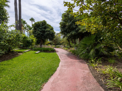 Town House for sale in Costalita, Estepona