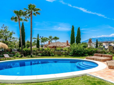 Villa for sale in Los Flamingos Golf, Benahavis