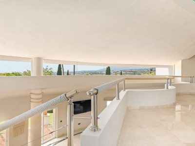 Villa for sale in Los Flamingos Golf, Benahavis