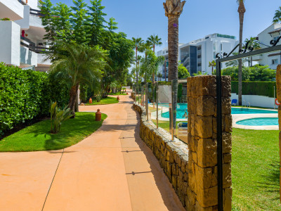 Apartamento Planta Baja en venta en Costalita, Estepona