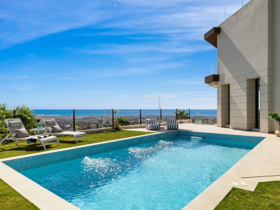 Villa for sale in Paraiso Alto, Benahavis