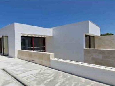 Villa for sale in Nueva Andalucia