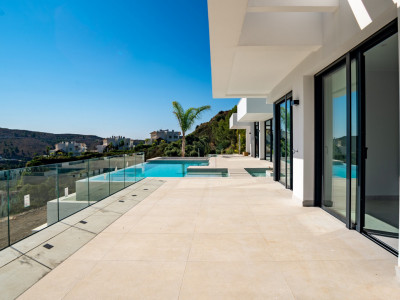 Villa for sale in Benahavis