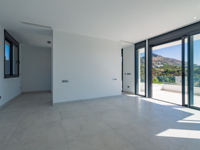 Villa for sale in Benahavis