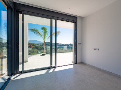 Villa for sale in Benahavis