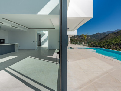 Villa for sale in Benahavis