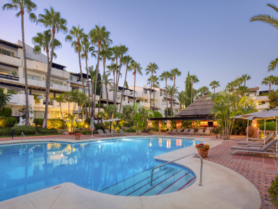 Ground Floor Apartment for sale in Puente Romano, Marbella Golden Mile