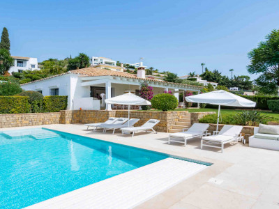 Villa for sale in Benahavis