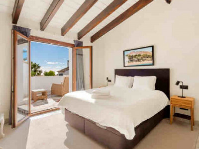 Zweistöckiges Penthouse zum Verkauf in Country Club Las Brisas, Nueva Andalucia