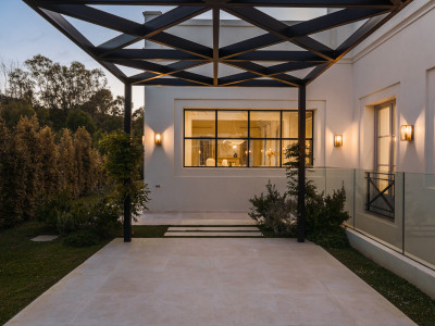 Villa zum Verkauf in La Cerquilla, Nueva Andalucia
