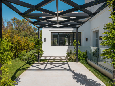 Villa zum Verkauf in La Cerquilla, Nueva Andalucia