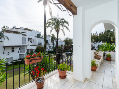 Apartment for sale in Alcazaba Beach, Estepona