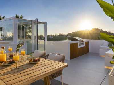 Zweistöckiges Penthouse zum Verkauf in La Quinta Hills, Benahavis