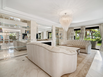 Villa for sale in Lomas de Magna Marbella, Marbella Golden Mile