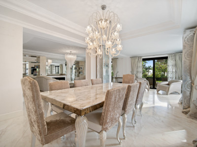 Villa for sale in Lomas de Magna Marbella, Marbella Golden Mile