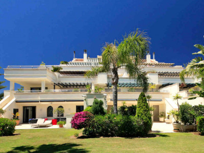 Duplex rez de chaussée à vendre à Oasis de Banús, Marbella Golden Mile