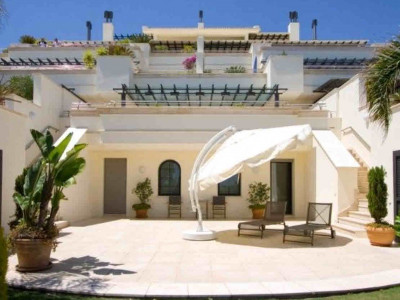 Ground Floor Duplex for sale in Oasis de Banús, Marbella Golden Mile