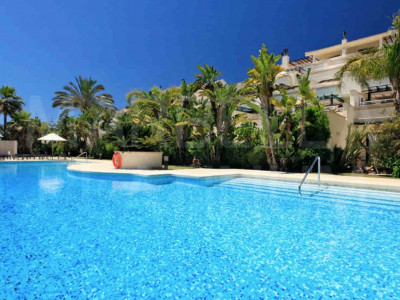 Duplex Planta Baja en venta en Oasis de Banús, Marbella Golden Mile